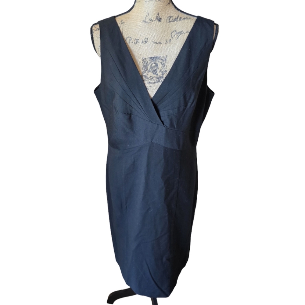 Ann‎ Taylor Black V-Neck Pleated Bodice Sleeveless Wool Blend Sheath Dress 12
